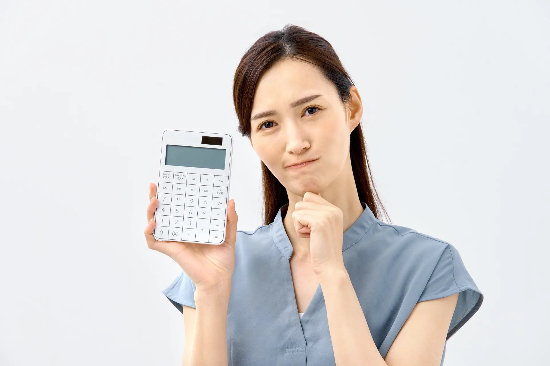 自動車教習所の費用相場と追加費用がかかるリスク